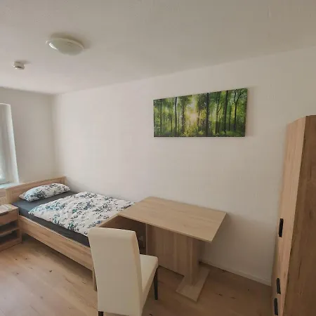 Schoenes Fuer Reisende Und Berufstaetige Appartement